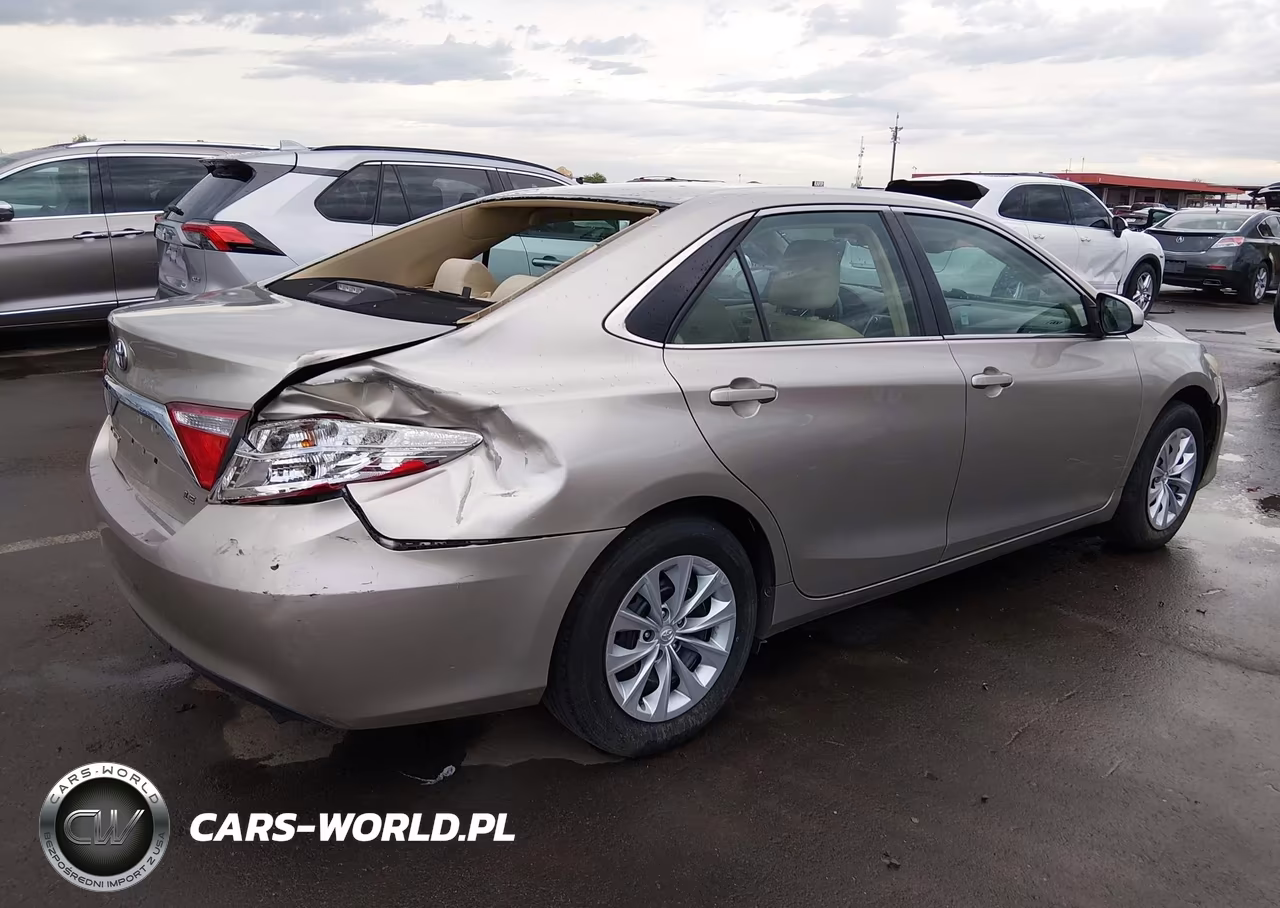 2015 Toyota Camry Le VIN:4T4BF1FK9FR506788 - 4