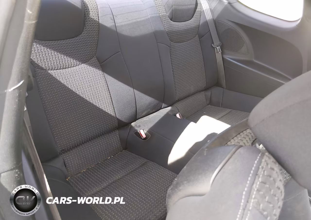 2010 Hyundai Genesis 2.0T VIN:KMHHT6KD0AU035883 - 8