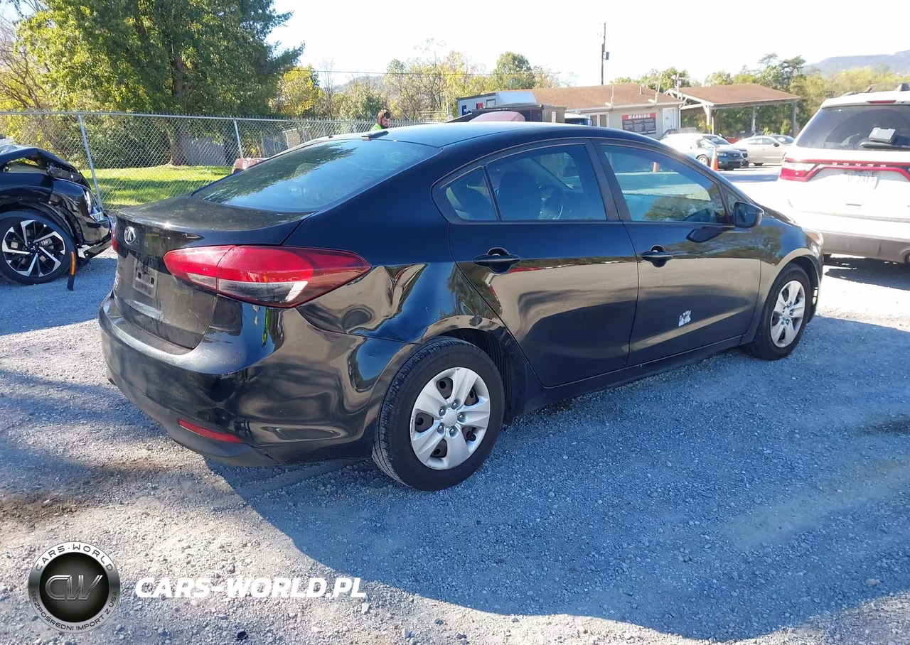 2017 Kia Forte Lx VIN:3KPFK4A74HE050877 - 4