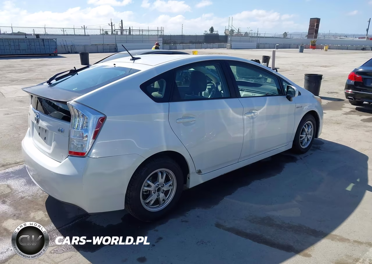 2011 Toyota Prius Three VIN:JTDKN3DU2B0248522 - 4