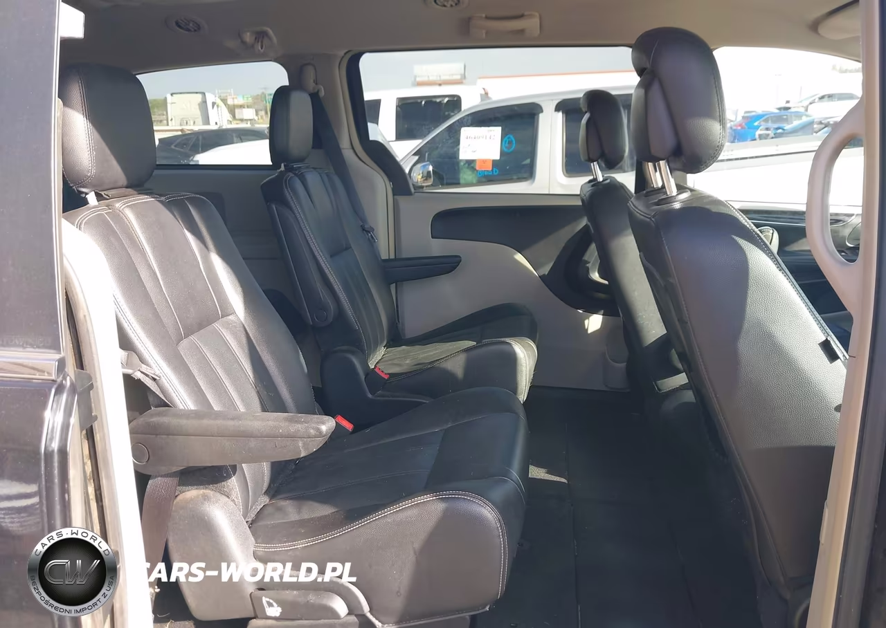2014 Chrysler Town & Country Touring VIN:2C4RC1BGXER314590 - 8