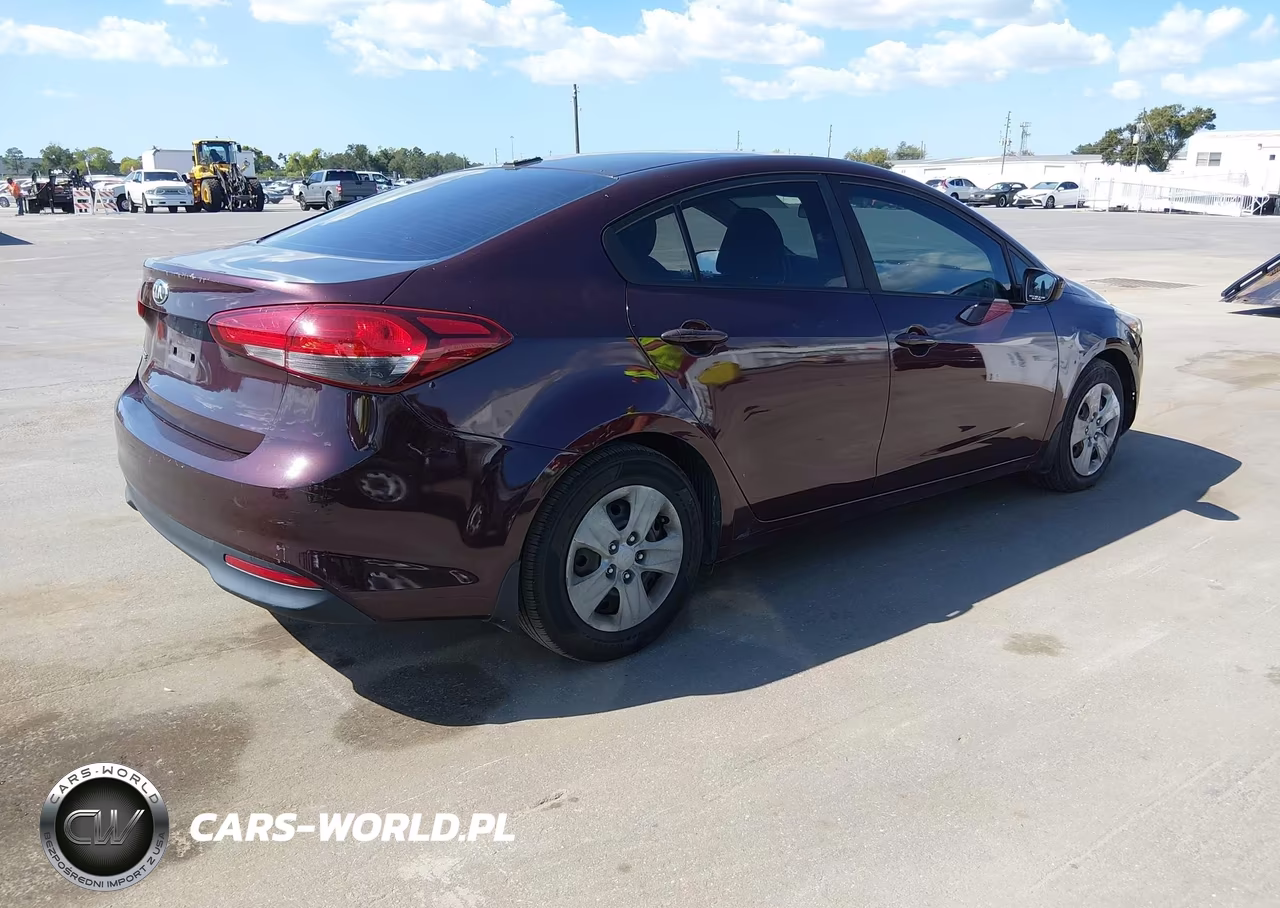 2017 Kia Forte Lx VIN:3KPFK4A77HE114717 - 4
