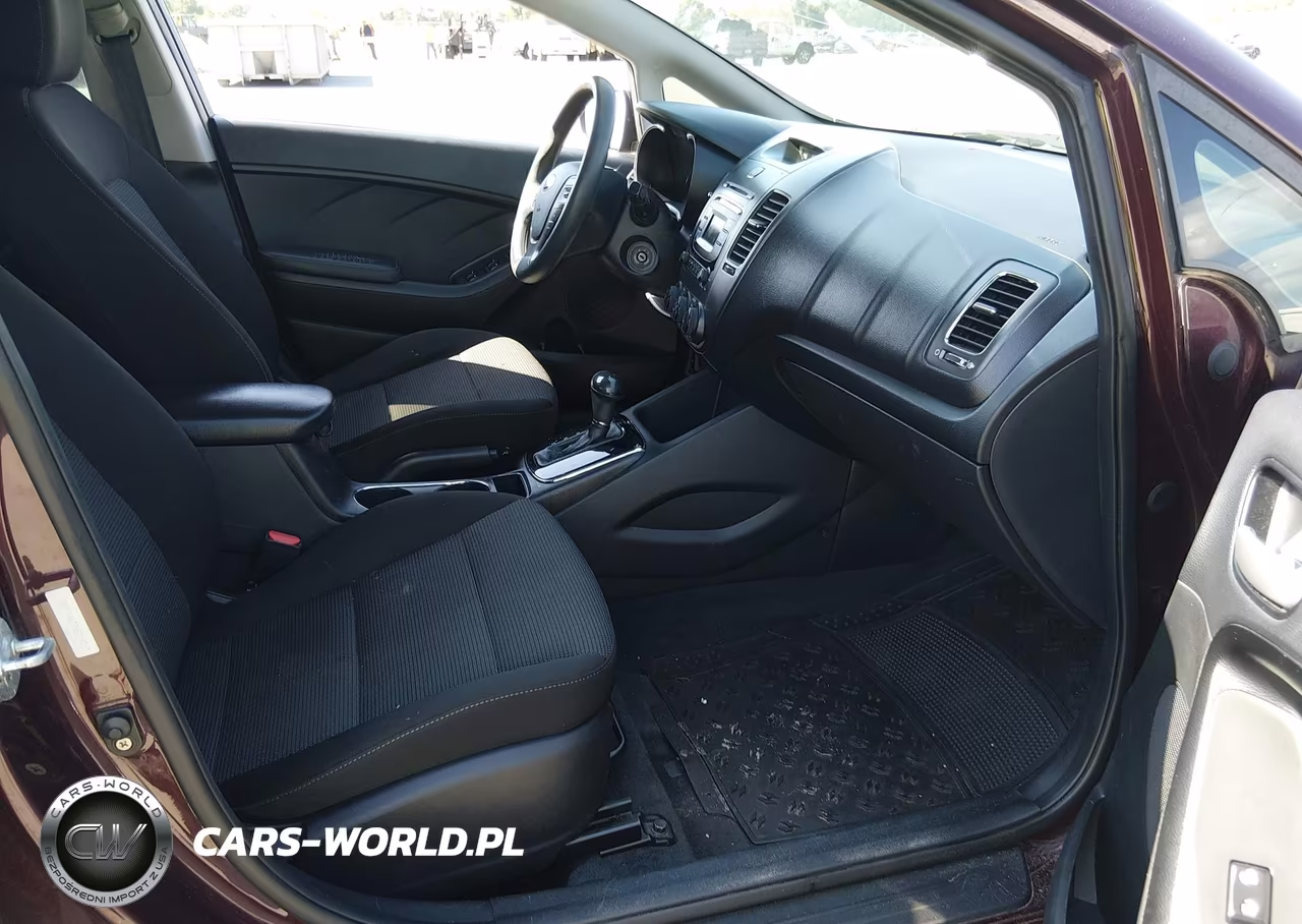 2017 Kia Forte Lx VIN:3KPFK4A77HE114717 - 5