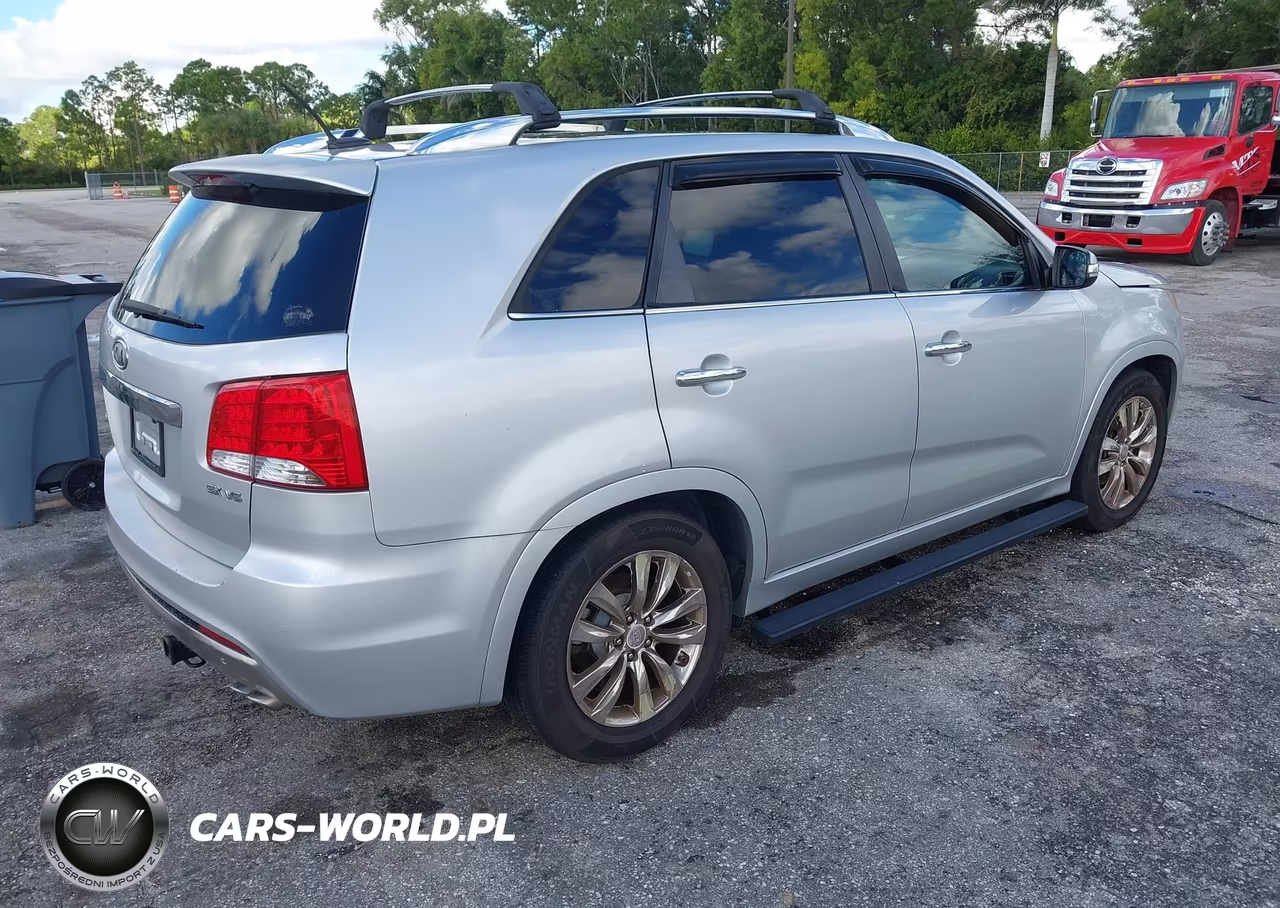 2011 Kia Sorento Sx V6 VIN:5XYKW4A23BG175435 - 4