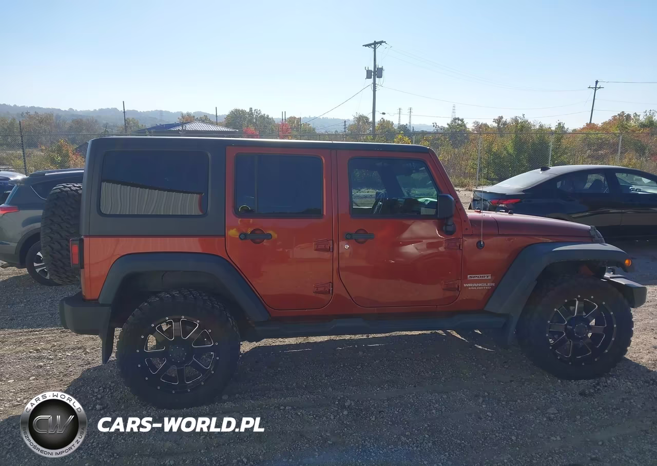 2014 Jeep Wrangler Unlimited Sport VIN:1C4BJWDGXEL169139 - 13