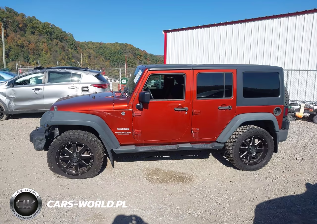 2014 Jeep Wrangler Unlimited Sport VIN:1C4BJWDGXEL169139 - 14