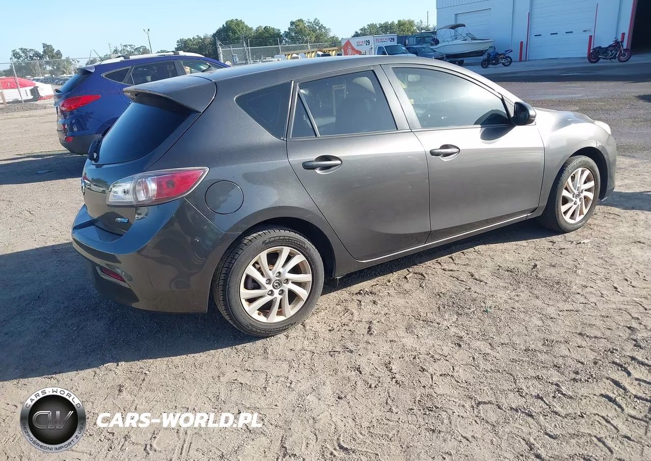 2013 Mazda Mazda3 I Touring VIN:JM1BL1L75D1786859 - 4