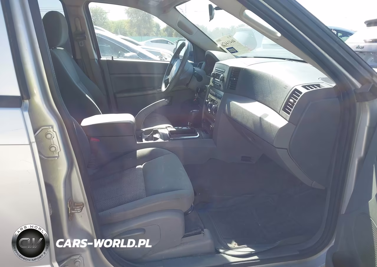 2007 Jeep Grand Cherokee Laredo VIN:1J8GS48K67C663452 - 5