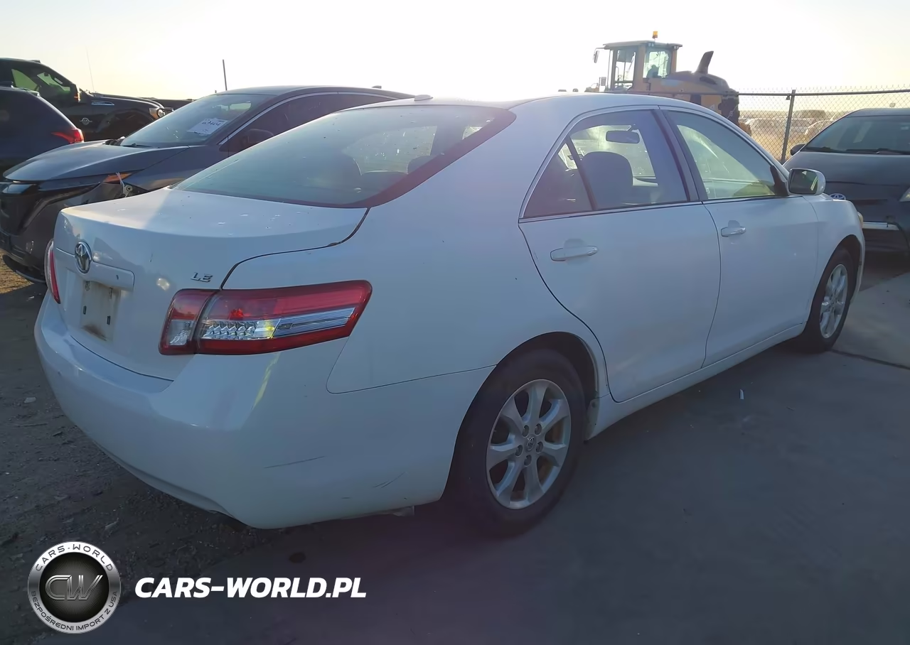 2011 Toyota Camry Le VIN:4T1BF3EK8BU758758 - 4