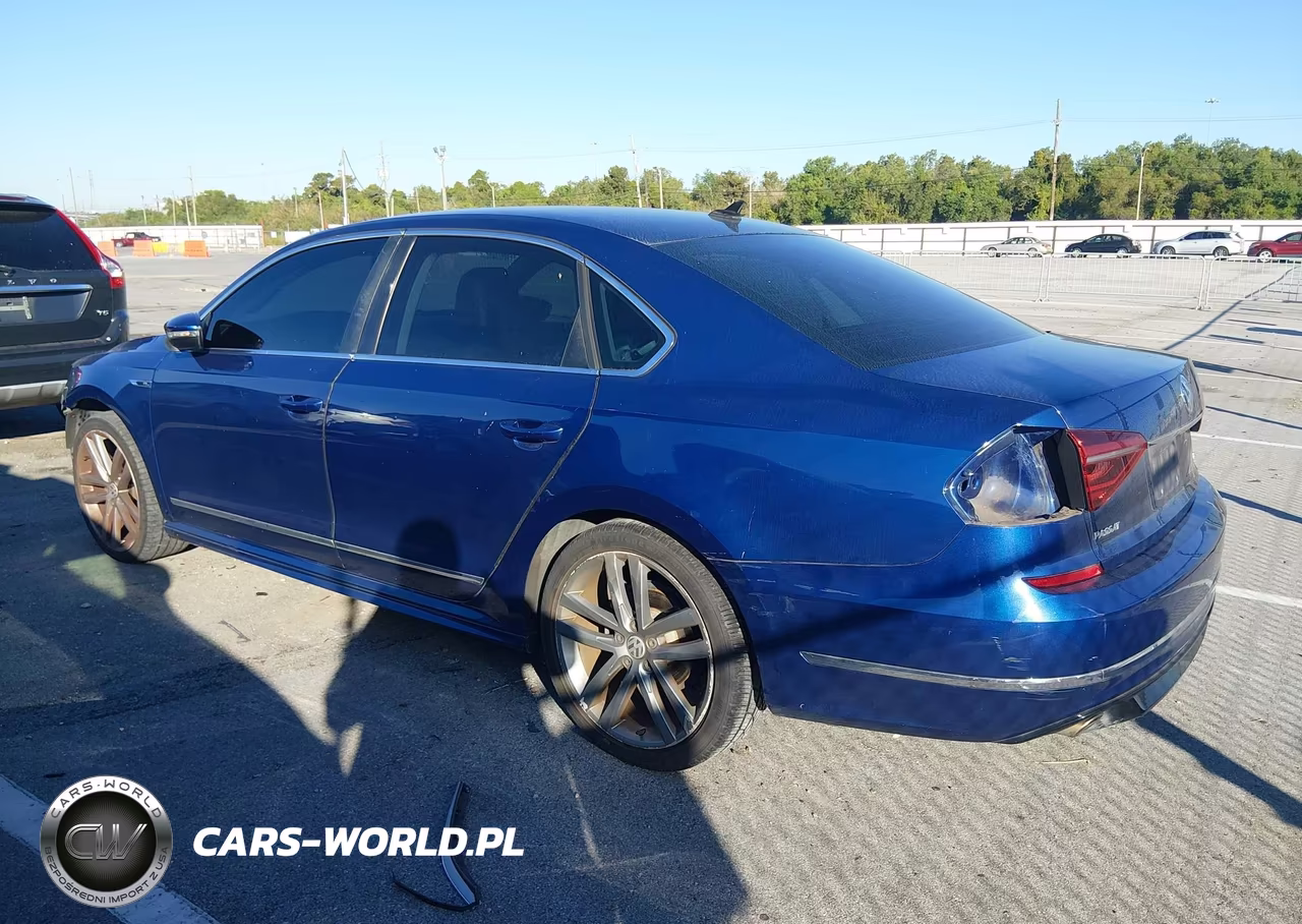 2017 Volkswagen Passat 1.8T R-Line VIN:1VWDT7A32HC037519 - 14