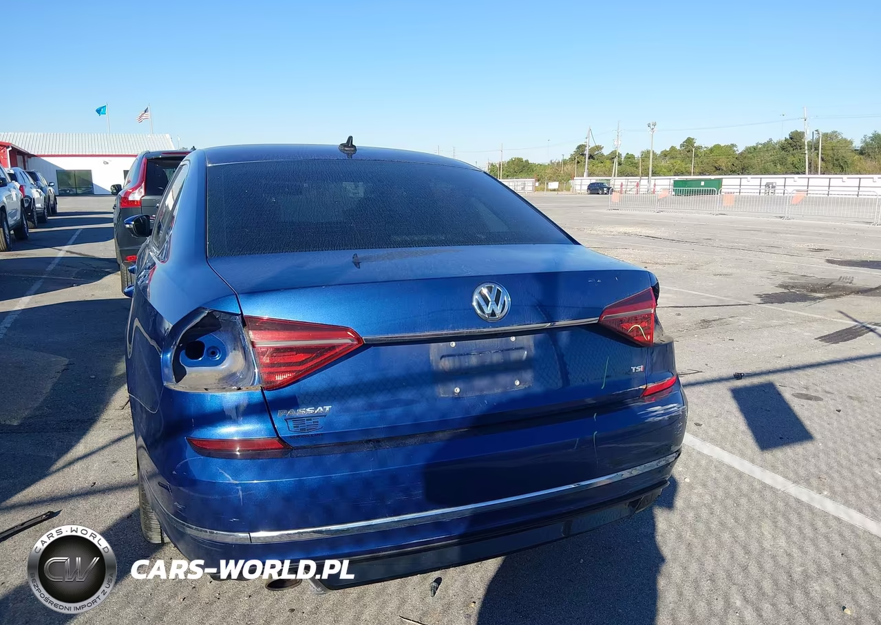 2017 Volkswagen Passat 1.8T R-Line VIN:1VWDT7A32HC037519 - 16