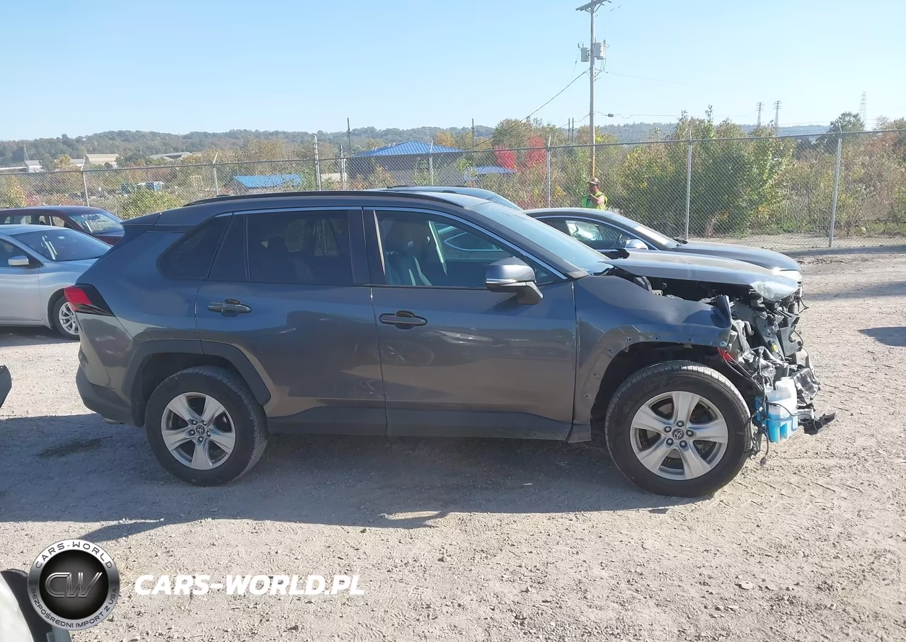 2020 Toyota Rav4 Xle VIN:2T3P1RFVXLC125933 - 14