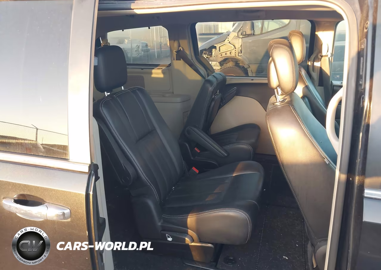 2011 Chrysler Town & Country Touring-L VIN:2A4RR8DG4BR746246 - 8