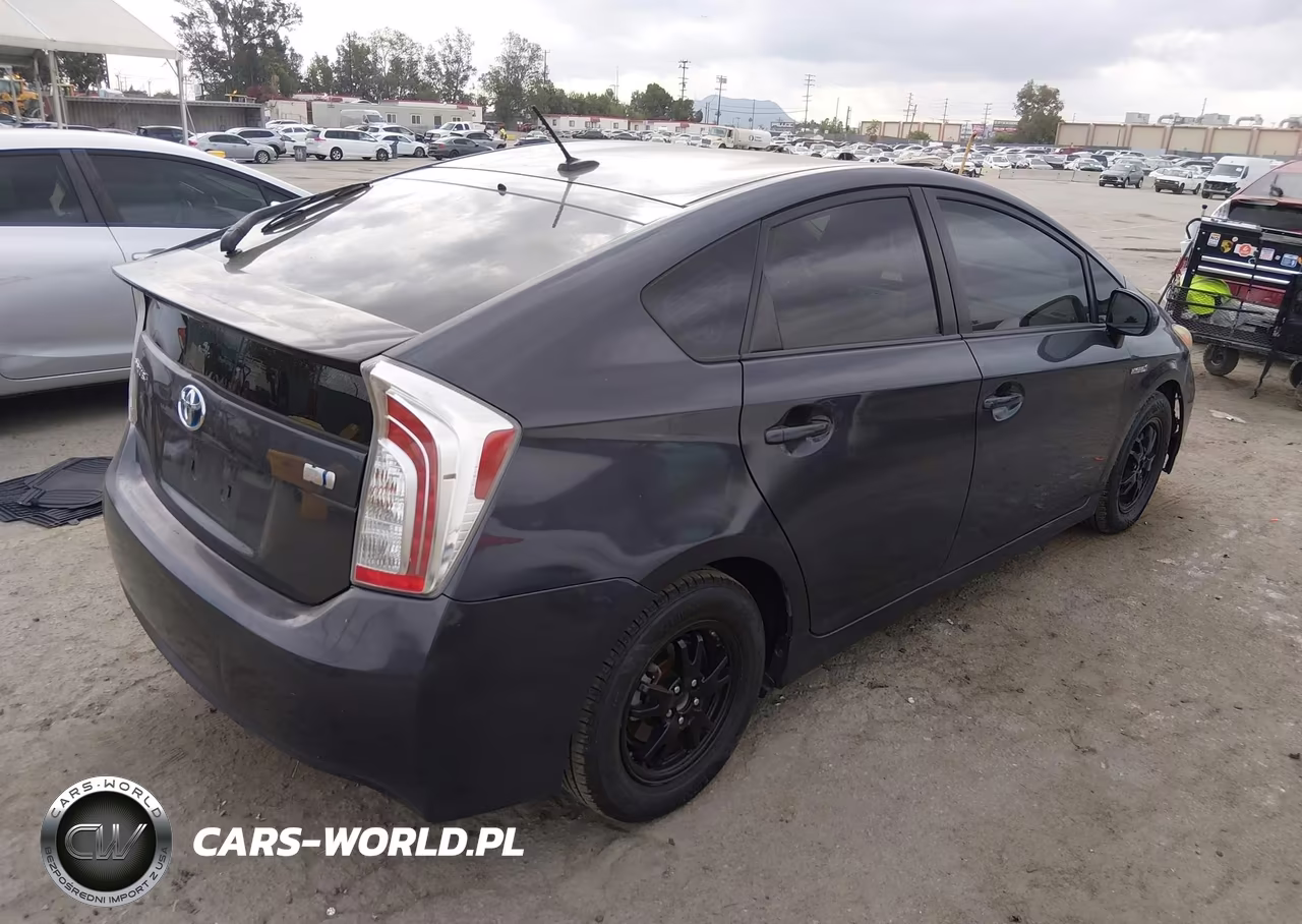 2012 Toyota Prius Three VIN:JTDKN3DU3C5426491 - 4