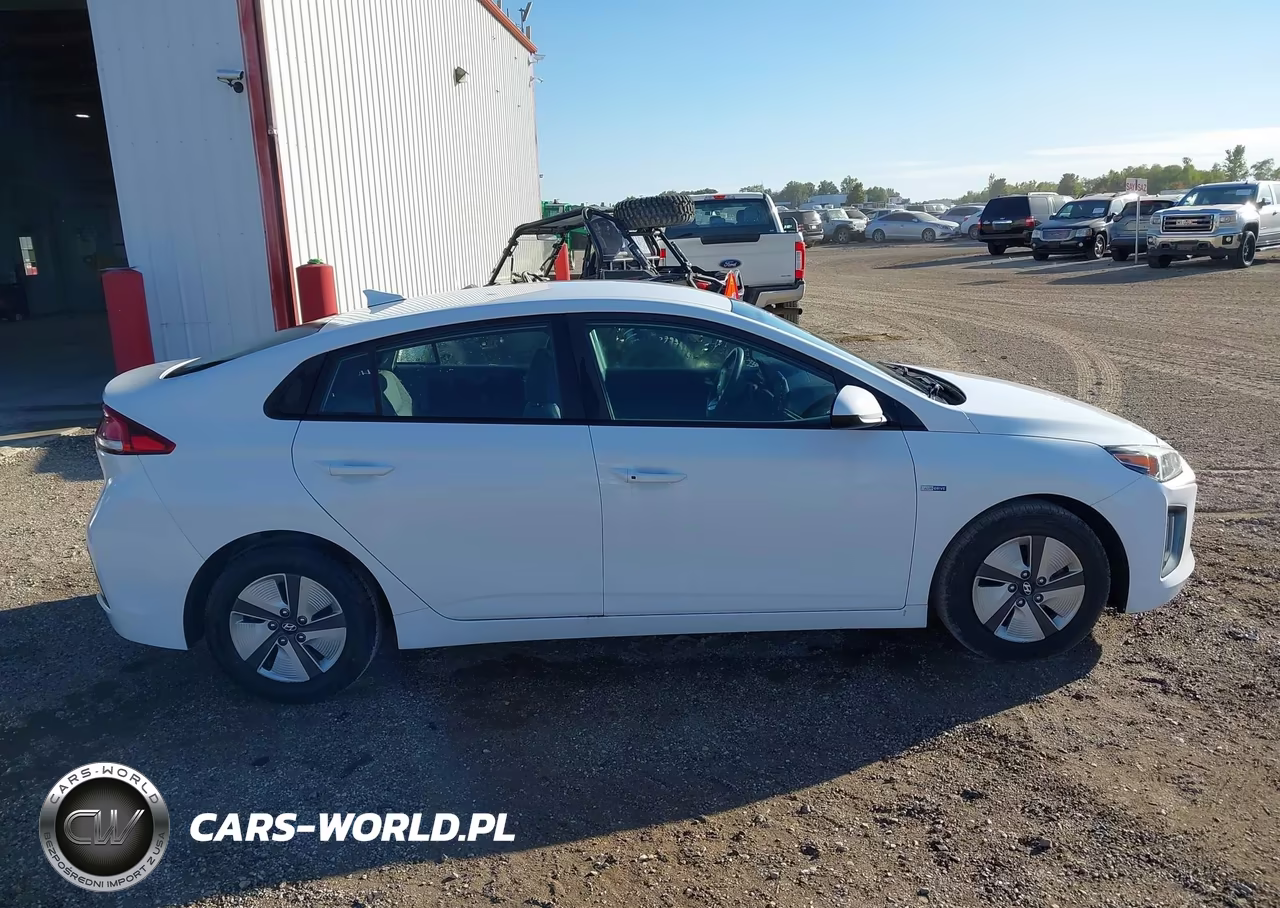 2020 Hyundai Ioniq Hybrid Blue VIN:KMHC65LC6LU186800 - 13