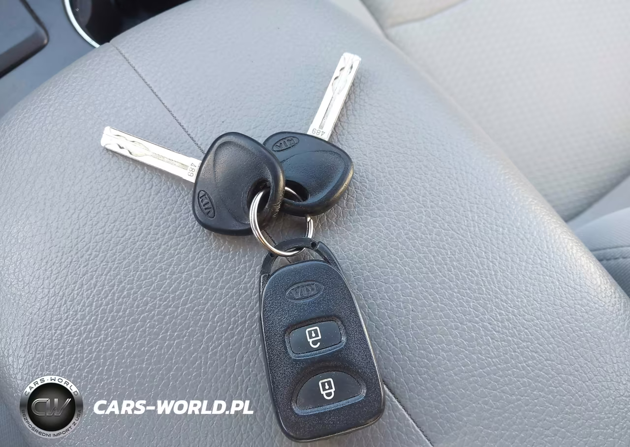 2013 Kia Sorento Lx V6 VIN:5XYKTDA22DG348728 - 11