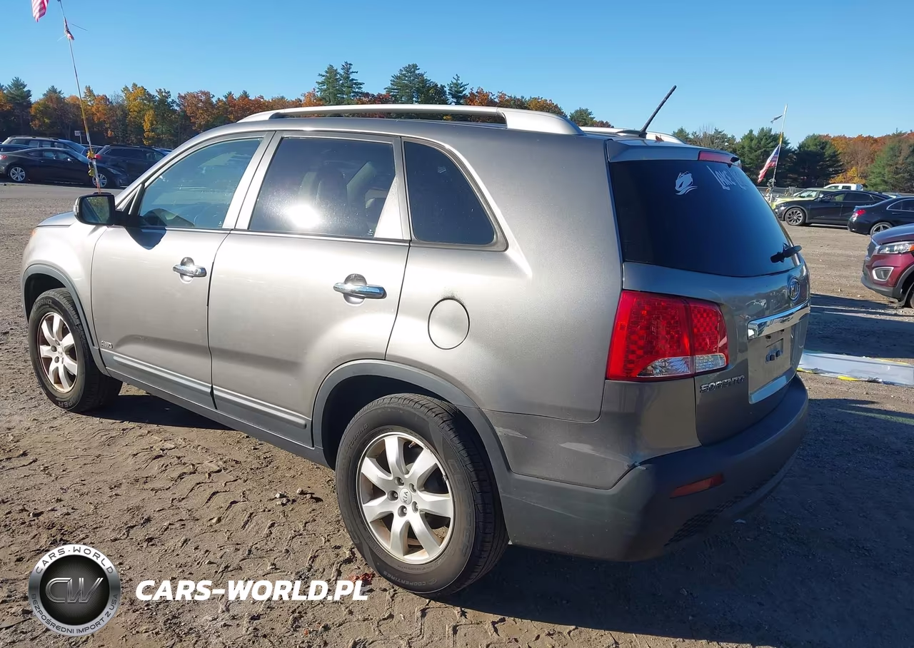 2013 Kia Sorento Lx V6 VIN:5XYKTDA22DG348728 - 3