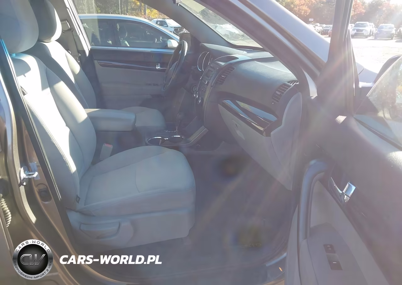 2013 Kia Sorento Lx V6 VIN:5XYKTDA22DG348728 - 5