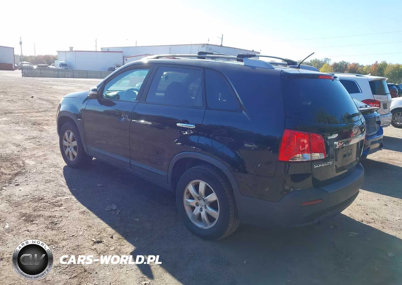 2011 Kia Sorento Lx VIN:5XYKT3A13BG185487 - 3