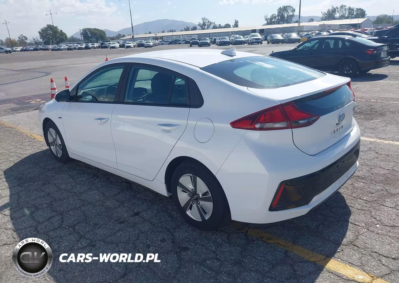 2018 Hyundai Ioniq Hybrid Blue VIN:KMHC65LC2JU099585 - 3