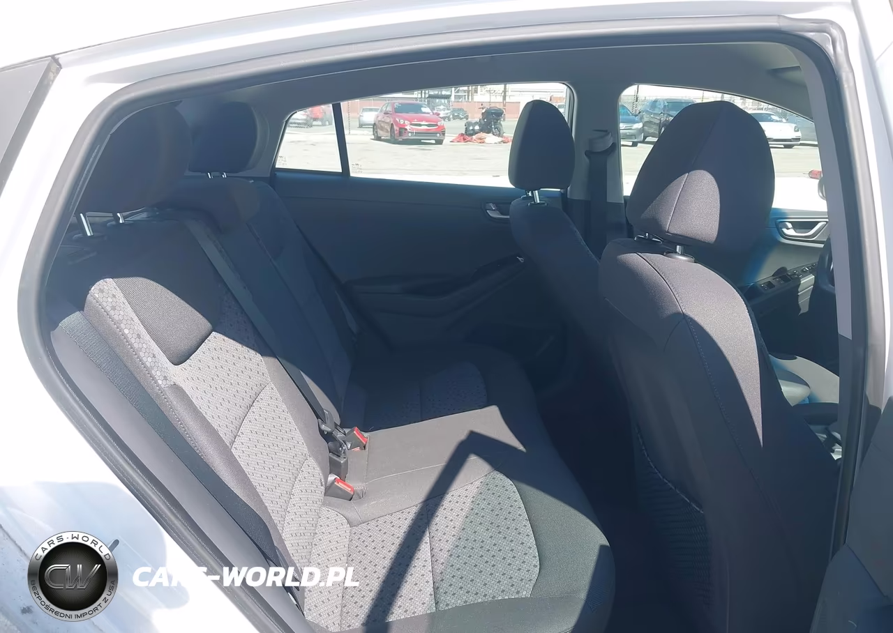 2018 Hyundai Ioniq Hybrid Blue VIN:KMHC65LC2JU099585 - 8