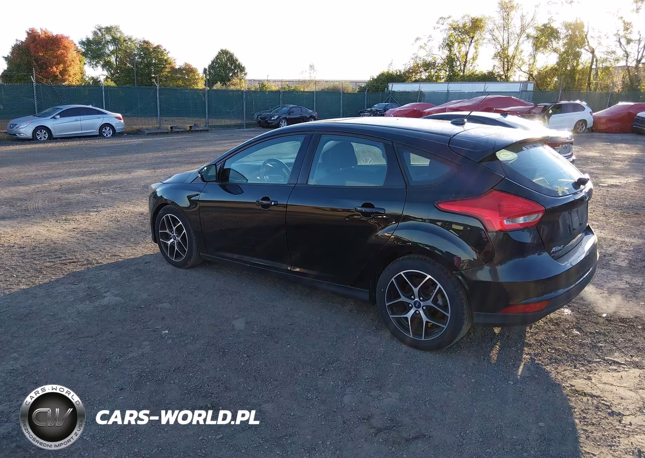 2017 Ford Focus Sel VIN:1FADP3M23HL274321 - 3