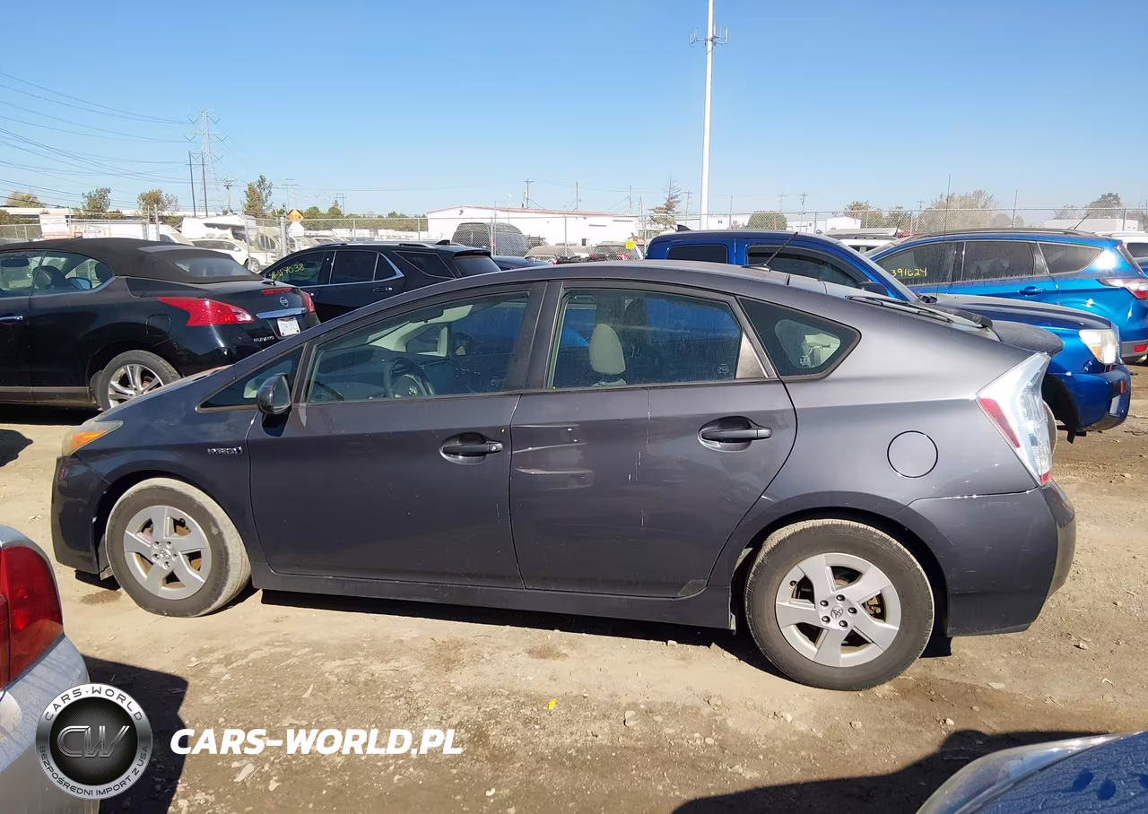 2011 Toyota Prius Three VIN:JTDKN3DU1B1372422 - 14