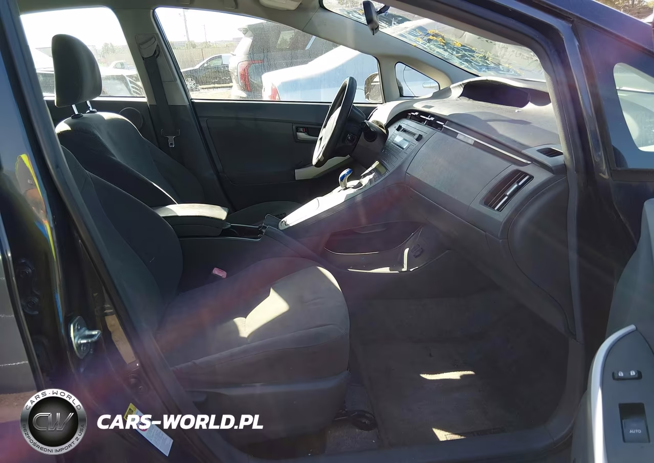 2011 Toyota Prius Three VIN:JTDKN3DU1B1372422 - 5