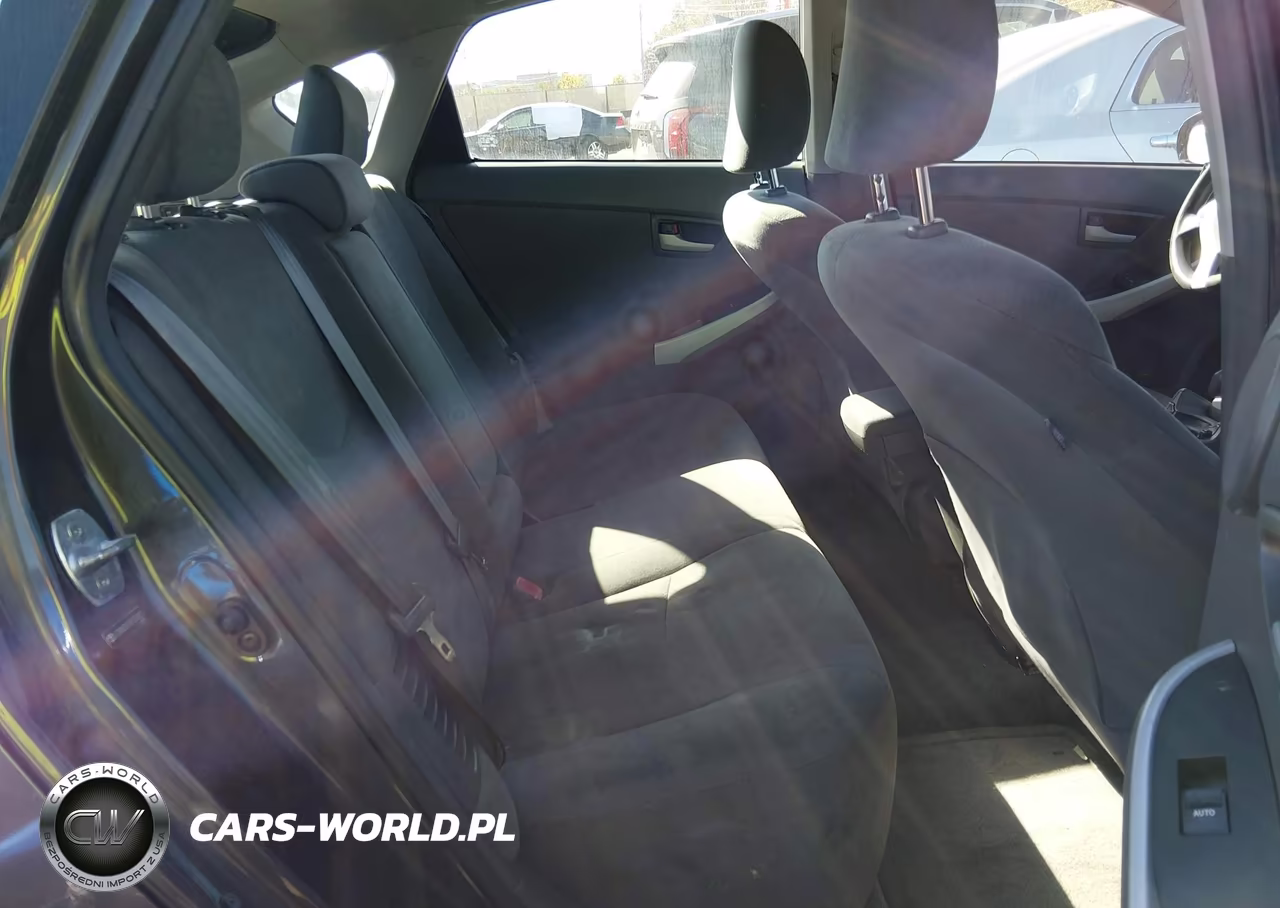 2011 Toyota Prius Three VIN:JTDKN3DU1B1372422 - 8