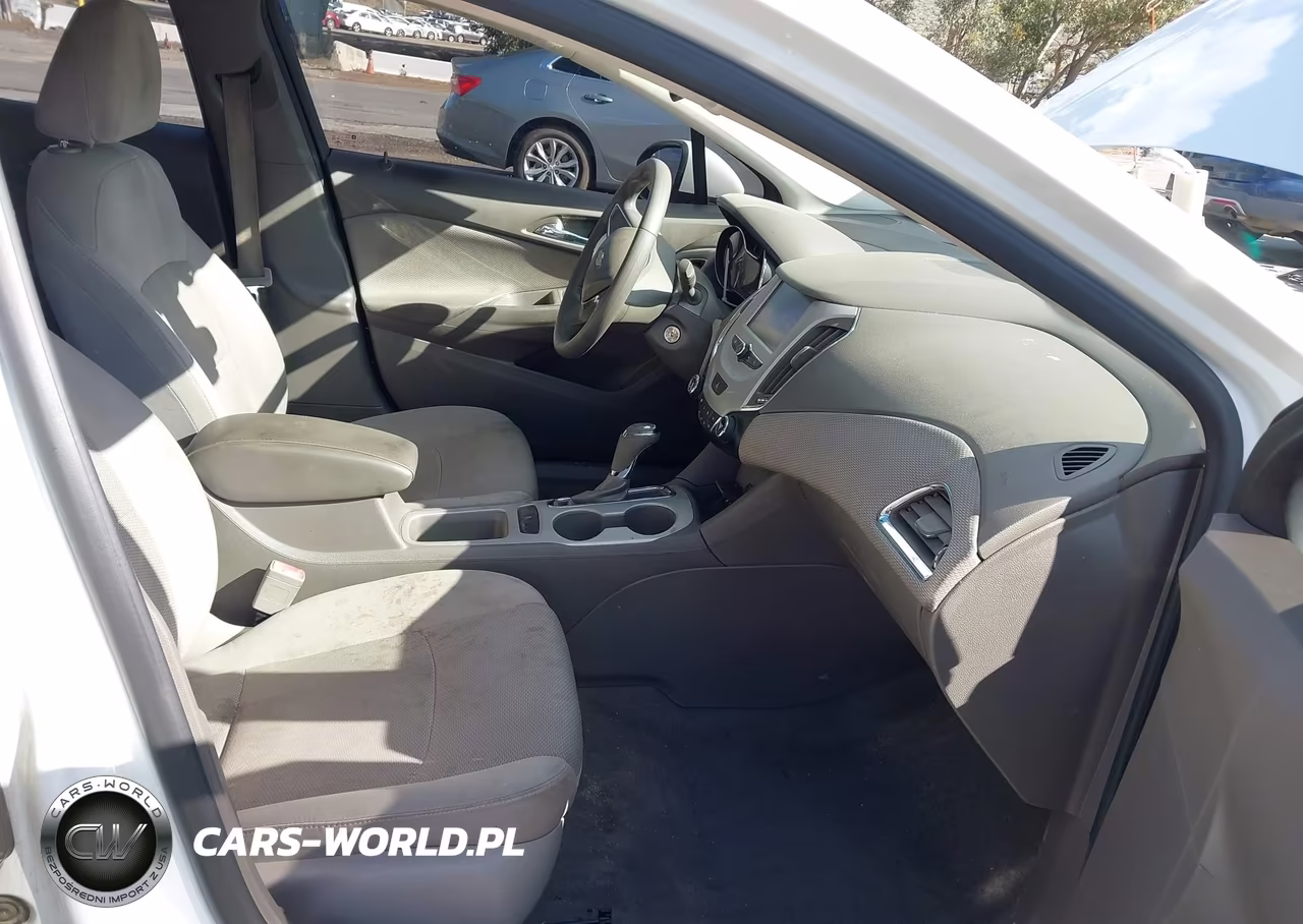 2017 Chevrolet Cruze Ls VIN:3G1BC5SM2HS560323 - 5