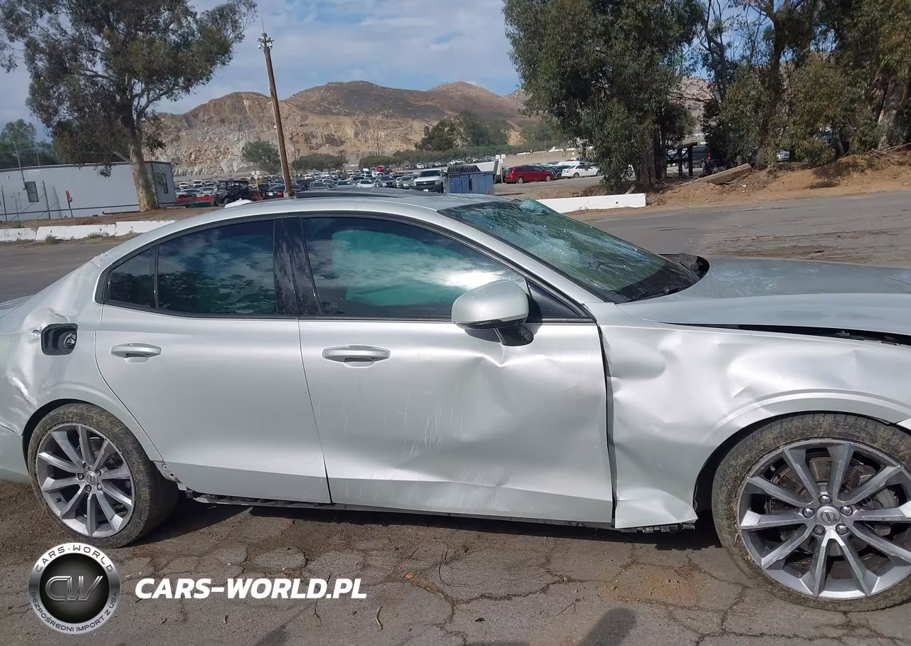 2019 Volvo S60 T5 Momentum VIN:7JR102FK7KG001067 - 13