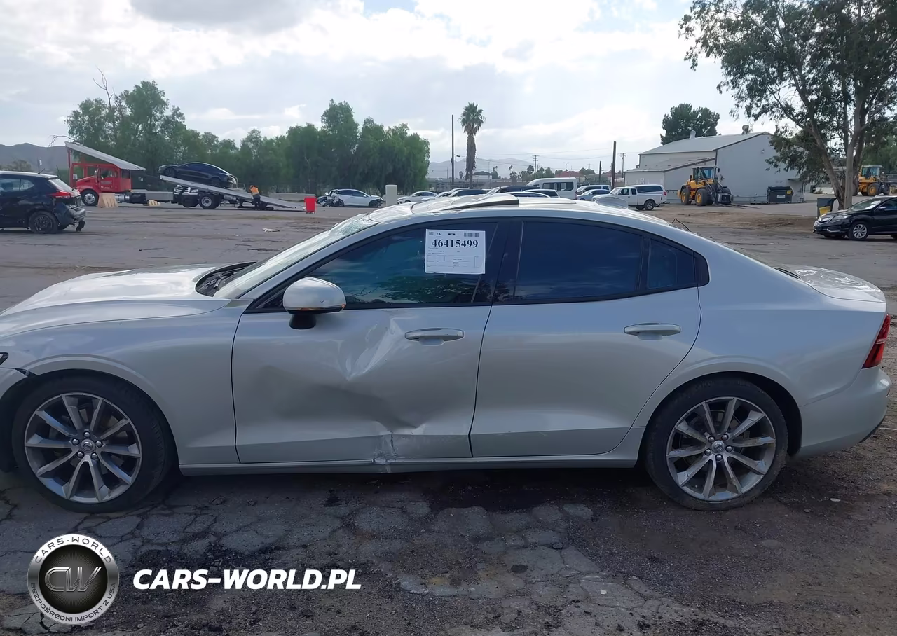 2019 Volvo S60 T5 Momentum VIN:7JR102FK7KG001067 - 14