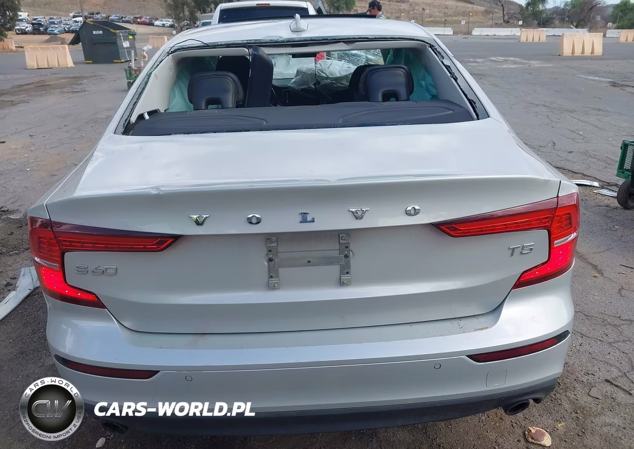 2019 Volvo S60 T5 Momentum VIN:7JR102FK7KG001067 - 16