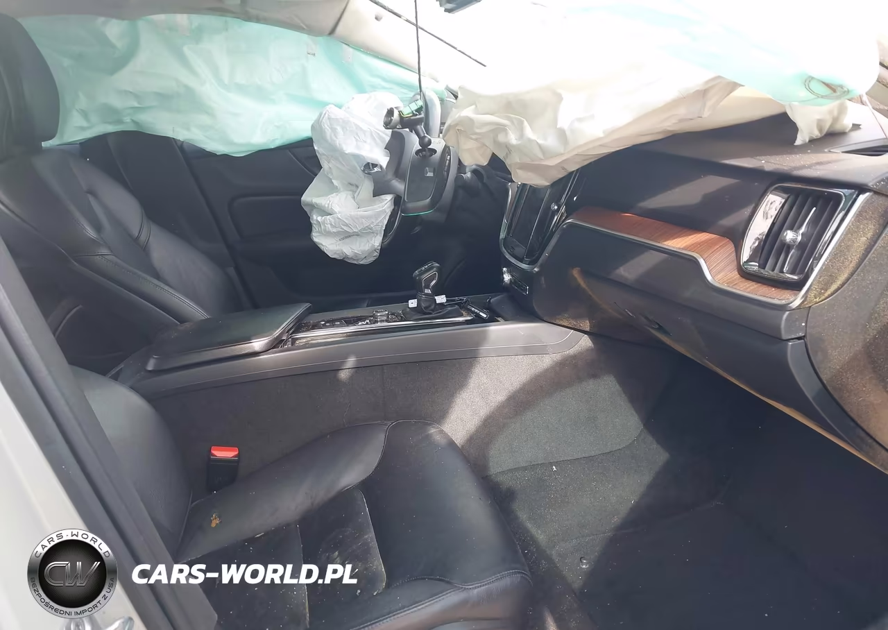 2019 Volvo S60 T5 Momentum VIN:7JR102FK7KG001067 - 5