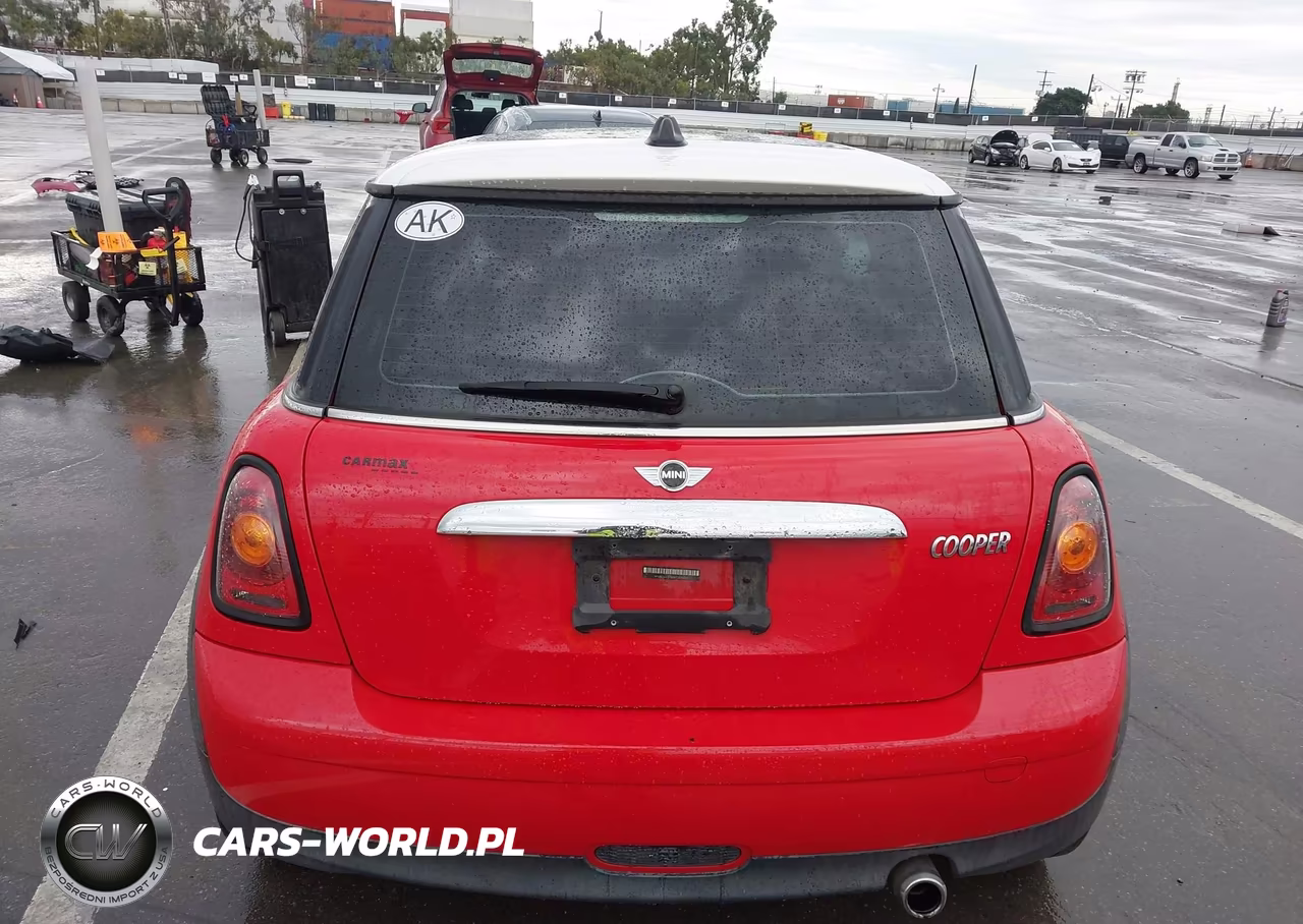 2009 Mini Cooper VIN:WMWMF33509TW76725 - 16