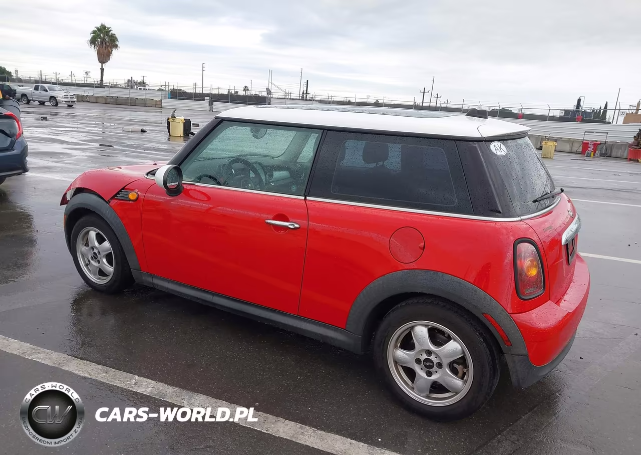 2009 Mini Cooper VIN:WMWMF33509TW76725 - 3