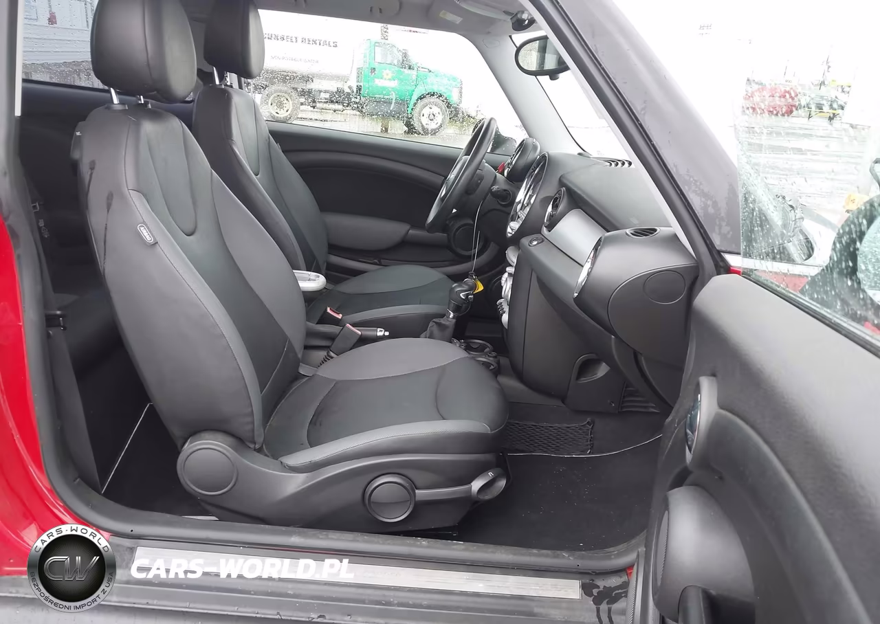 2009 Mini Cooper VIN:WMWMF33509TW76725 - 5