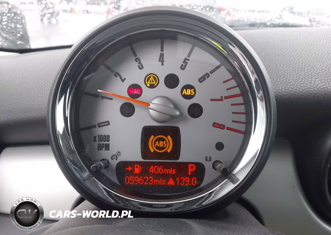 2009 Mini Cooper VIN:WMWMF33509TW76725 - 7