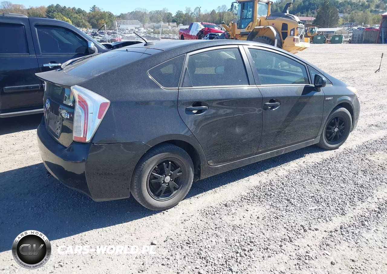 2013 Toyota Prius Three Se VIN:JTDKN3DU9D1672020 - 4