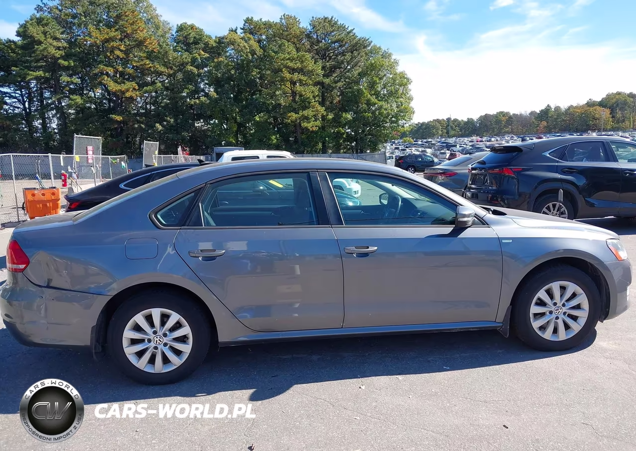 2014 Volkswagen Passat 2.5L Wolfsburg Edition VIN:1VWAP7A30EC016901 - 14
