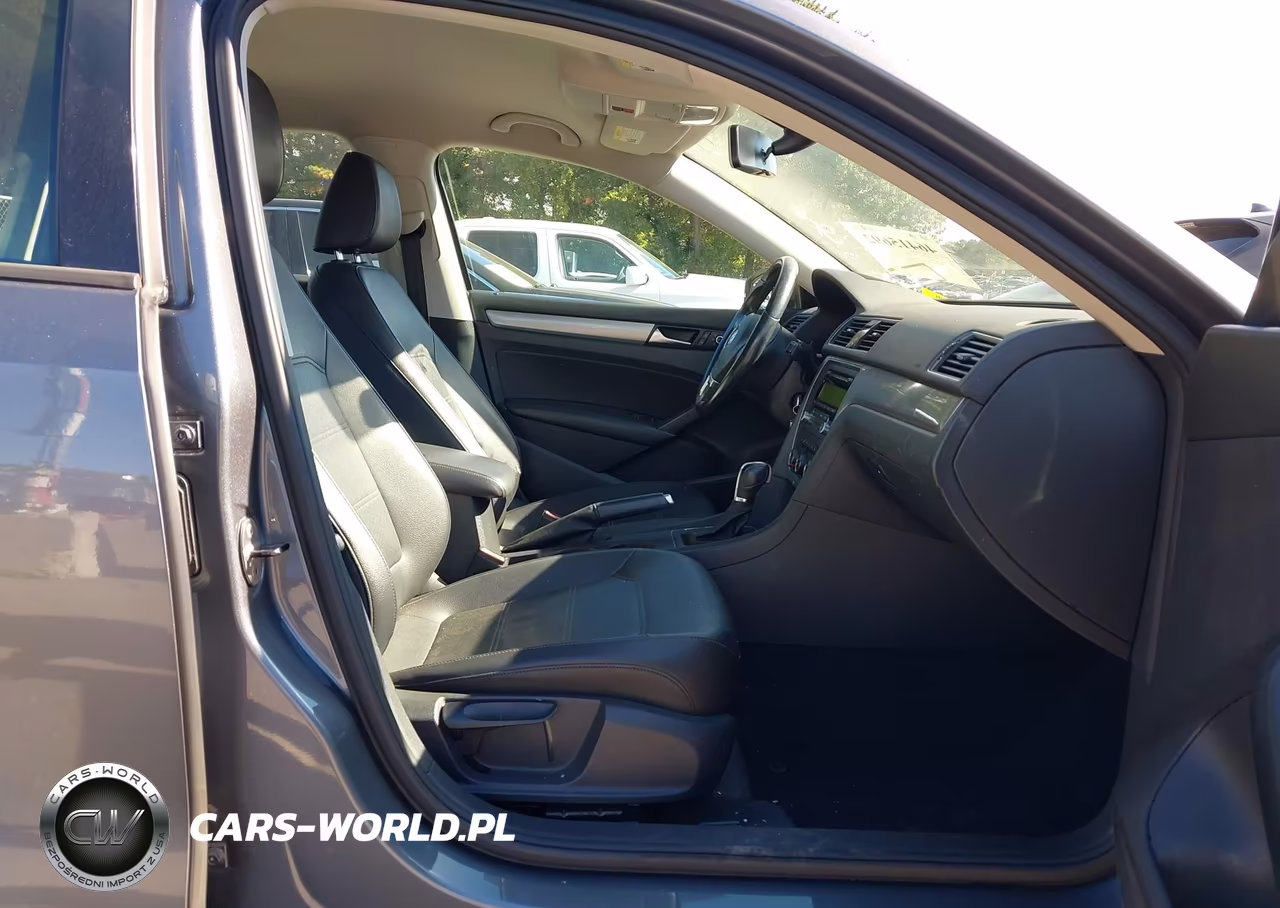 2014 Volkswagen Passat 2.5L Wolfsburg Edition VIN:1VWAP7A30EC016901 - 5