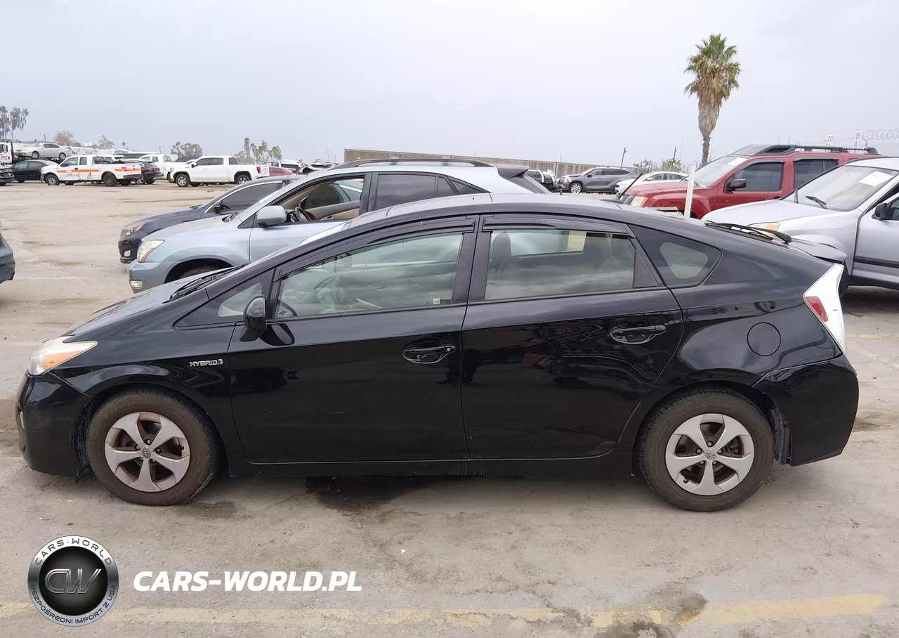 2013 Toyota Prius Three VIN:JTDKN3DU4D5607858 - 14