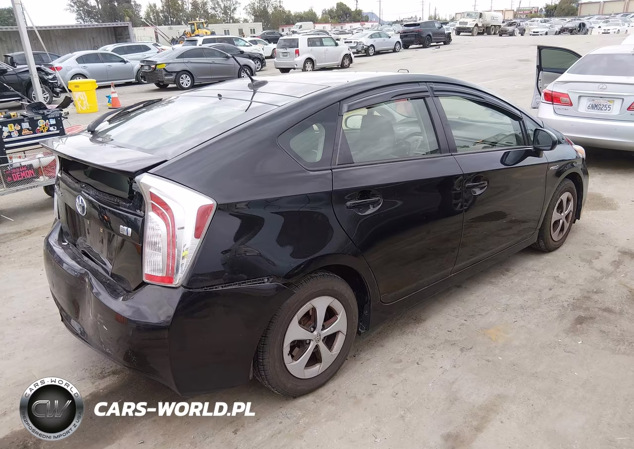 2013 Toyota Prius Three VIN:JTDKN3DU4D5607858 - 4