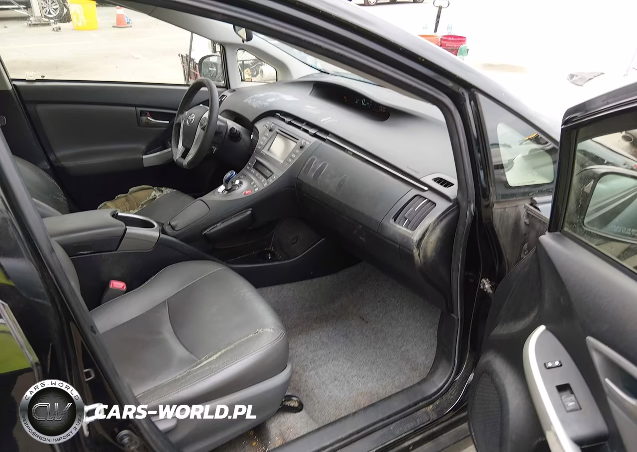 2013 Toyota Prius Three VIN:JTDKN3DU4D5607858 - 5