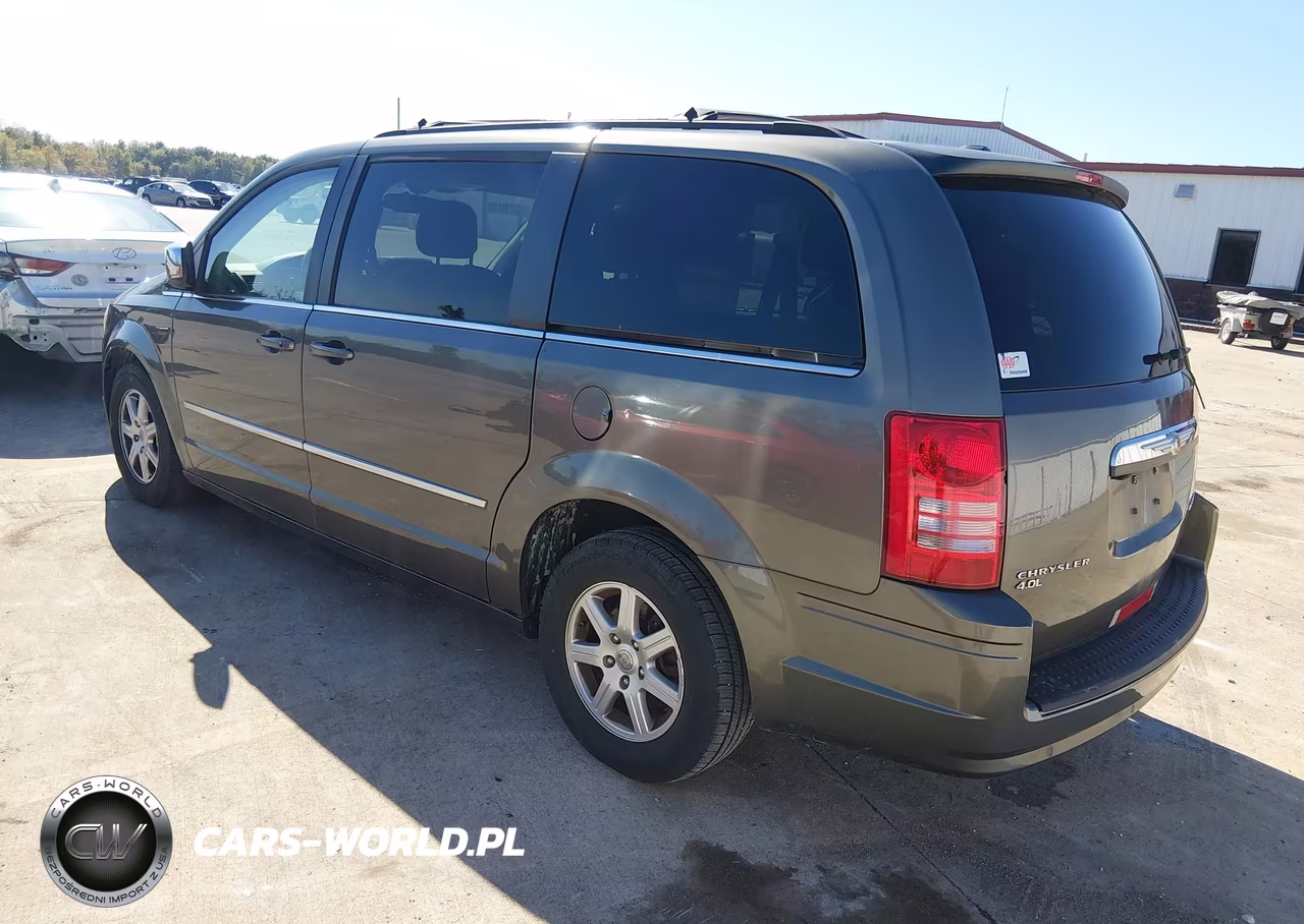 2010 Chrysler Town & Country Touring Plus VIN:2A4RR8DX3AR441920 - 3