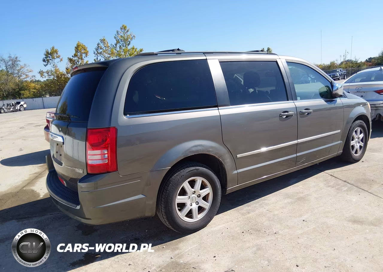 2010 Chrysler Town & Country Touring Plus VIN:2A4RR8DX3AR441920 - 4