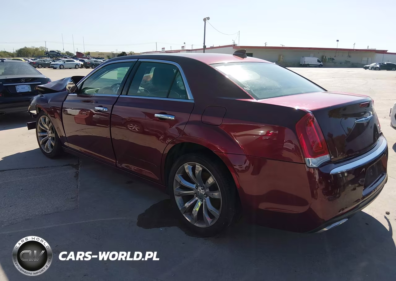 2019 Chrysler 300 Limited VIN:2C3CCAEG3KH533530 - 3