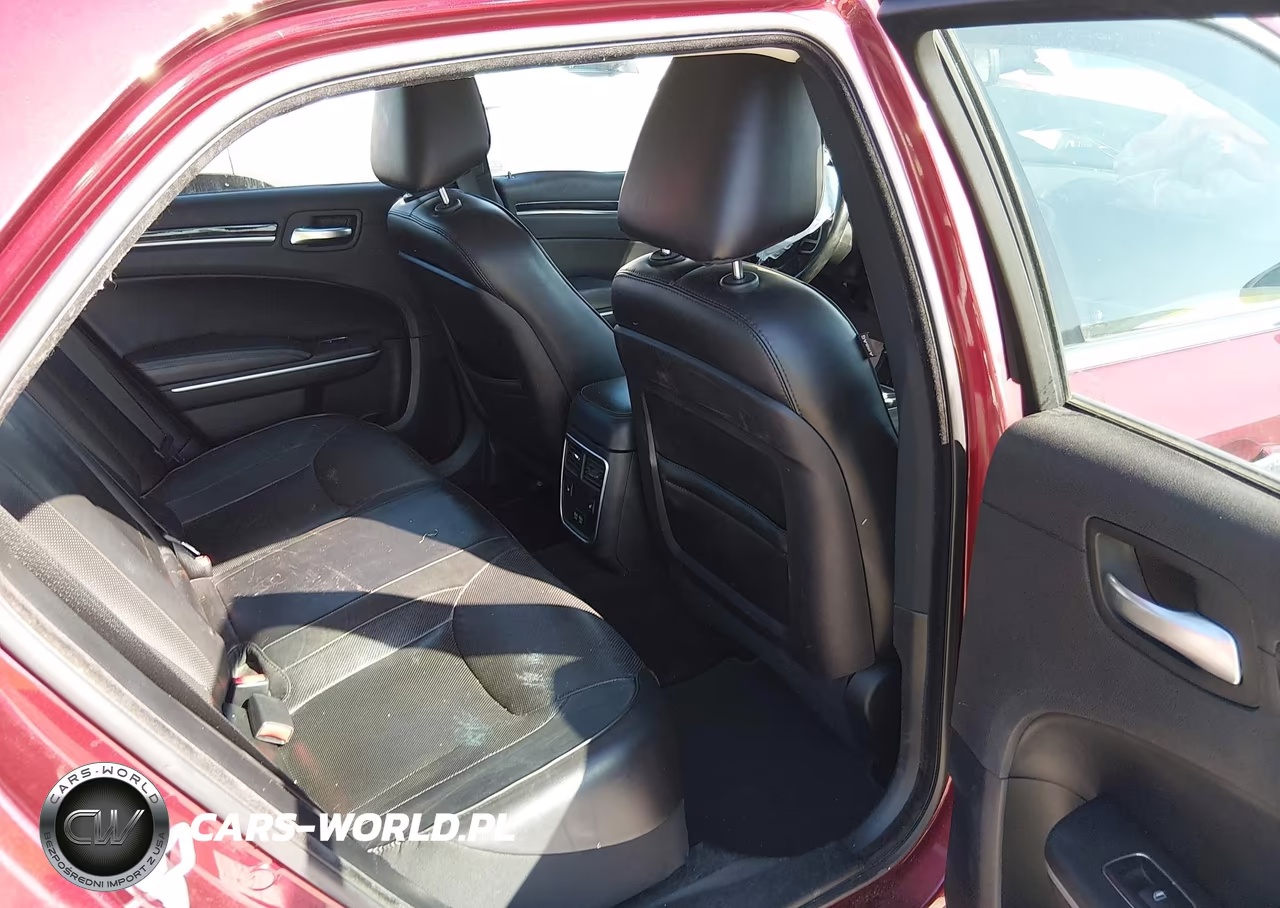 2019 Chrysler 300 Limited VIN:2C3CCAEG3KH533530 - 8