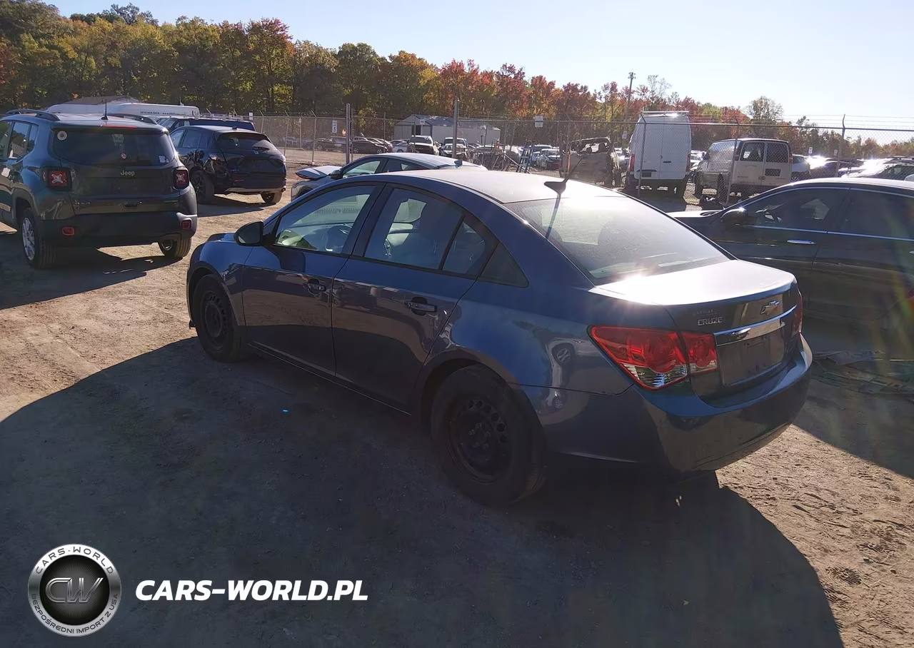 2014 Chevrolet Cruze Ls Auto VIN:1G1PA5SG7E7111512 - 3
