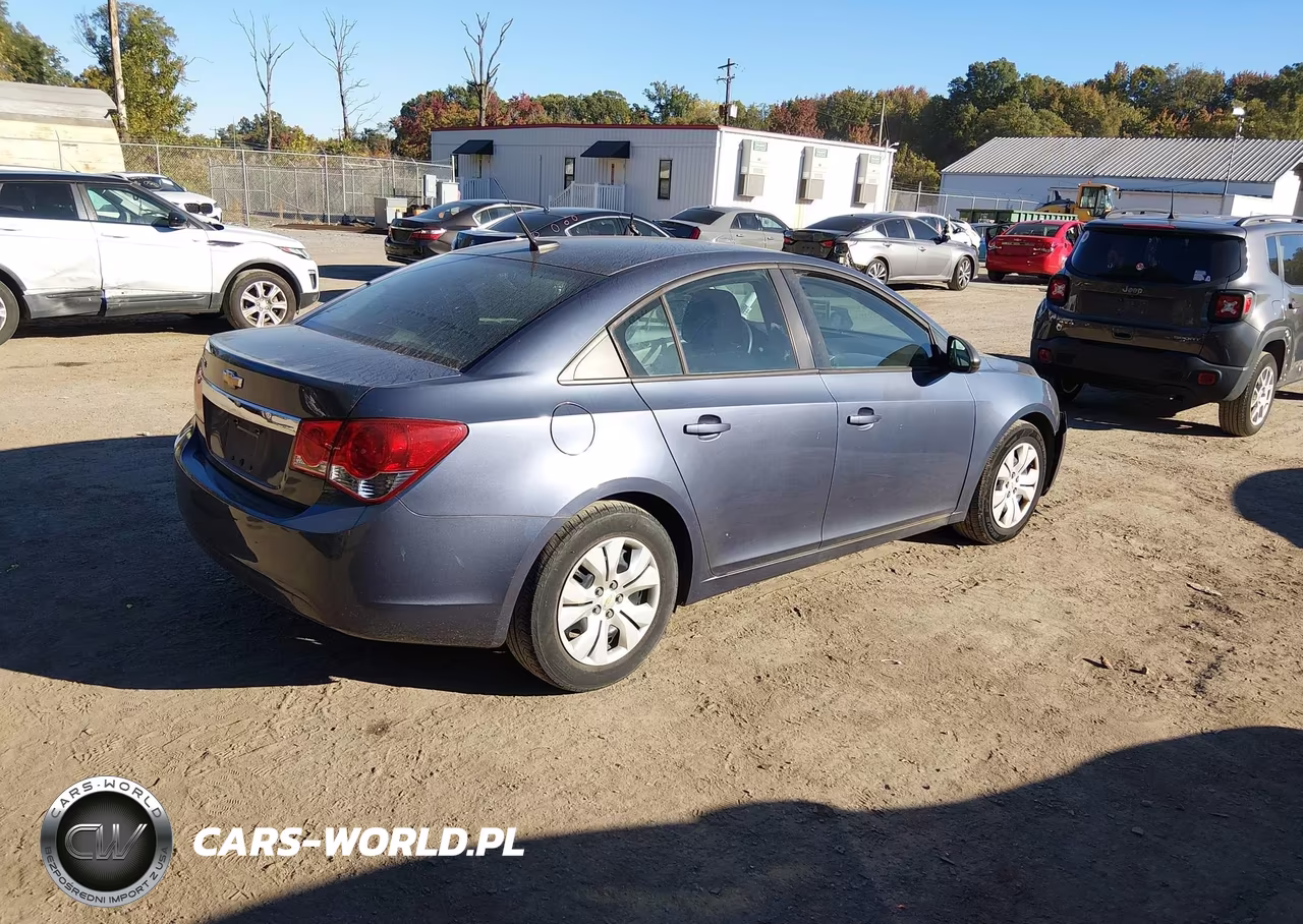 2014 Chevrolet Cruze Ls Auto VIN:1G1PA5SG7E7111512 - 4